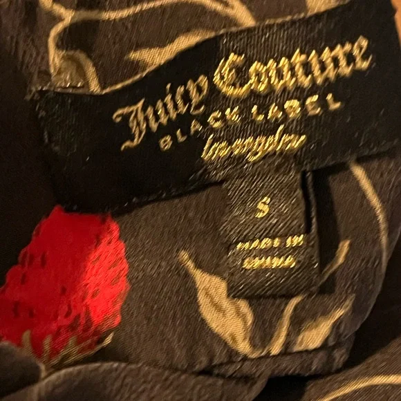 Vintage Juicy Couture 100% Silk Front Tie/Bow Strawberry Print Blouse S - Picture 12 of 13